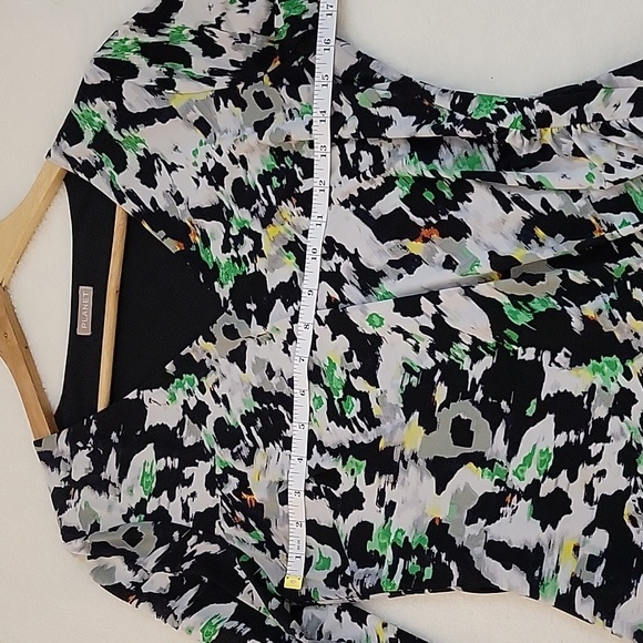 PLANET V-SHAPE 3/4 SLEEVE TOP - Picture 9 of 9